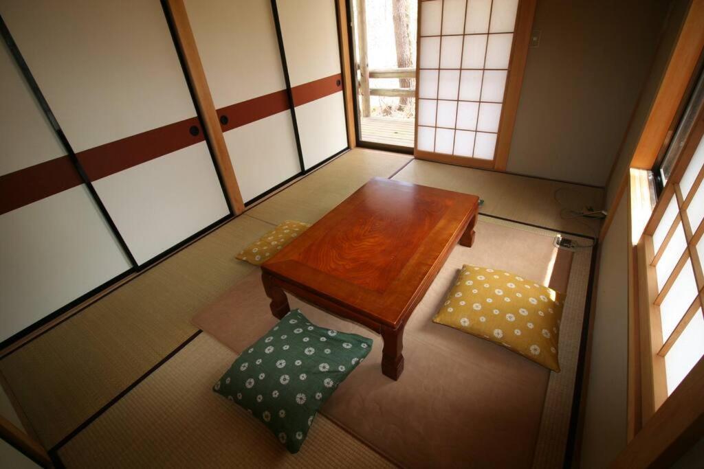 北軽井沢の貸別荘一棟貸し切り-庭とウッドデッキつき Azumaiokozan Exterior photo
