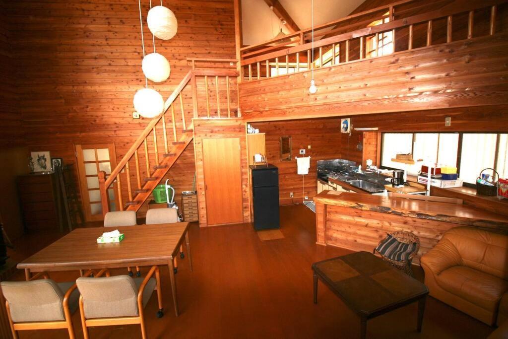 北軽井沢の貸別荘一棟貸し切り-庭とウッドデッキつき Azumaiokozan Exterior photo