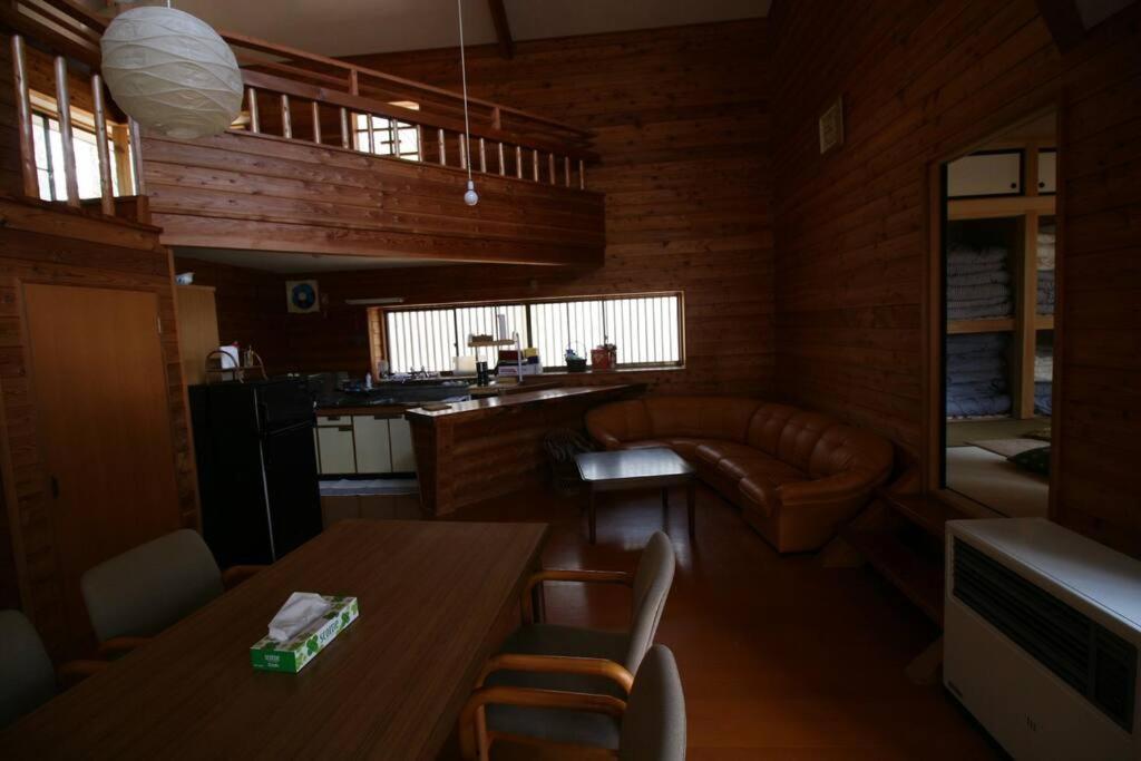 北軽井沢の貸別荘一棟貸し切り-庭とウッドデッキつき Azumaiokozan Exterior photo